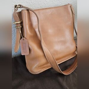 Classic Coach Tan Leather Shoulder Bag